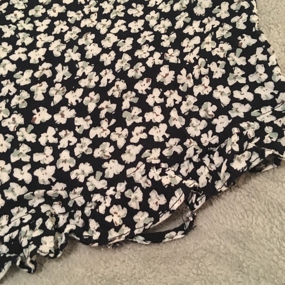 HONEY PUNCH NWOT SZ SMALL HIGH RISE SHORTS - Picture 6 of 7